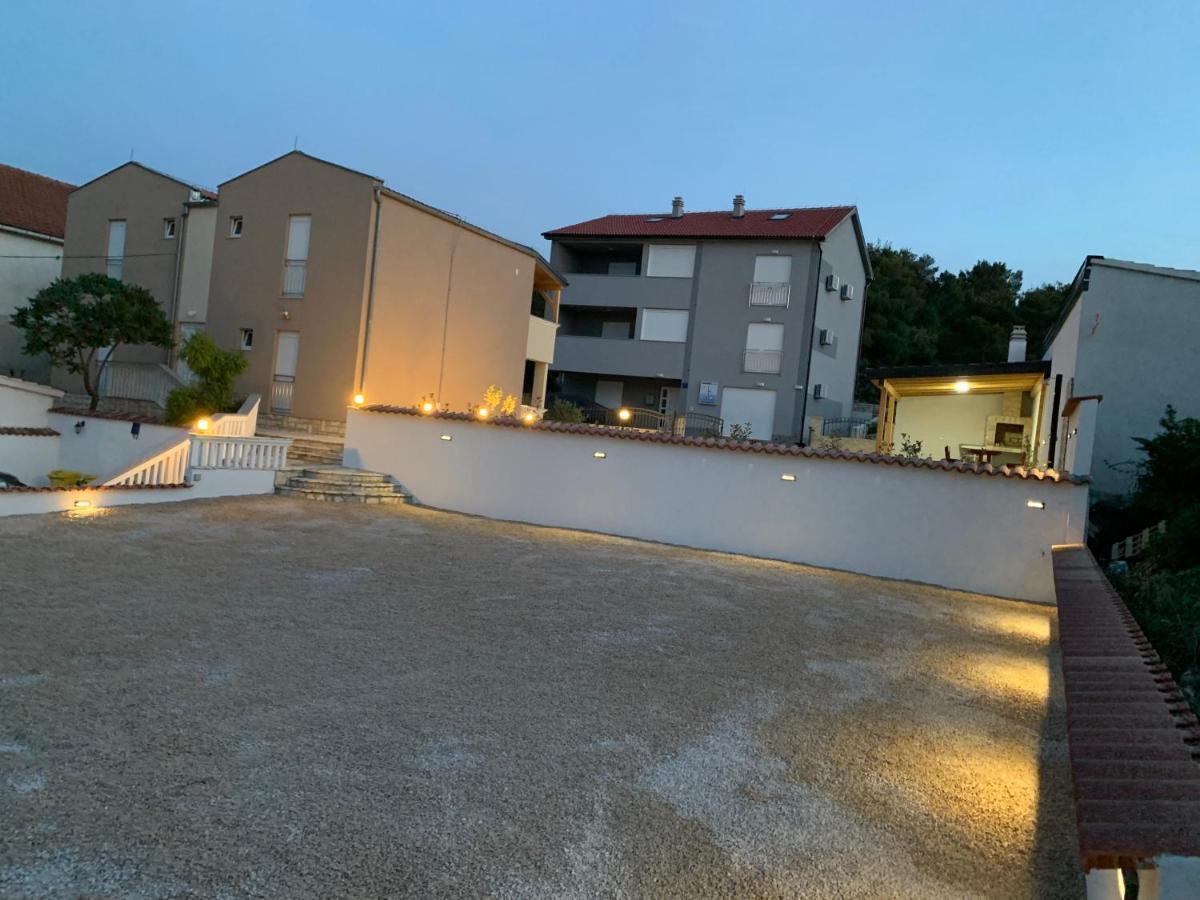 Apartments Mais Tisno Exterior photo